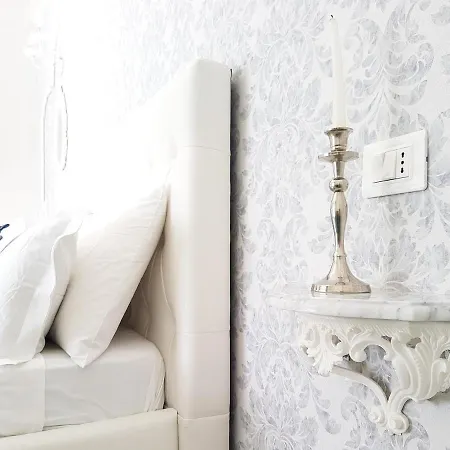 Blue Diamond 아파트